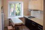 Продам двухкомнатную квартиру в центре Сочи