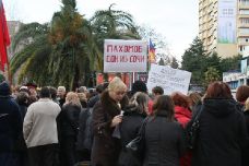 В Сочи прошел митинг, люди требовали отставки мэра Сочи